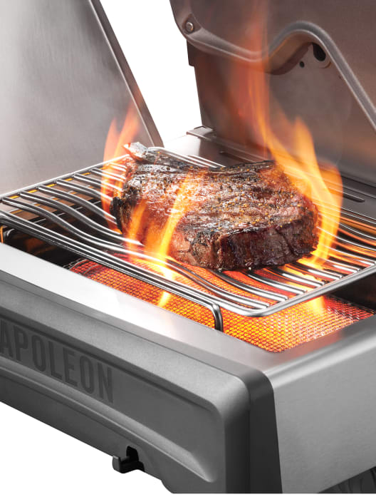 Barbacoa Napoleón de gas Rogue PRO-S 525