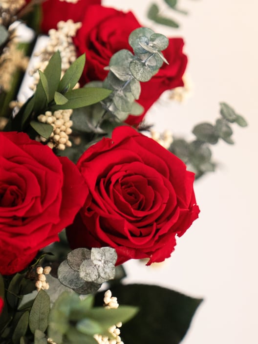 Ramo San Valentín 12 rosas preservadas