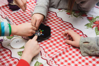 Taller infantil de decoración navideña