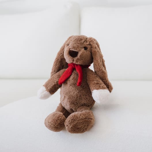 Peluche Conejo con Bufanda Roja