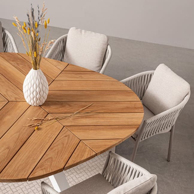 Mesa con florero