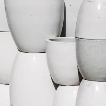 Maceta Fronda esmaltada Glazed blanco (Campana)