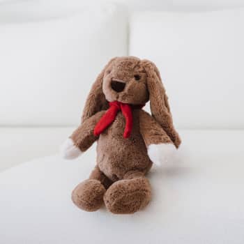 Peluche Conejo con Bufanda Roja