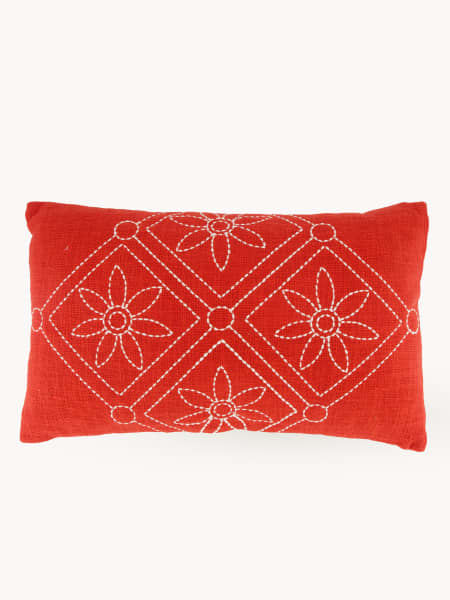Cojín 30x50 cm Flor Bordada Rojo y Blanco