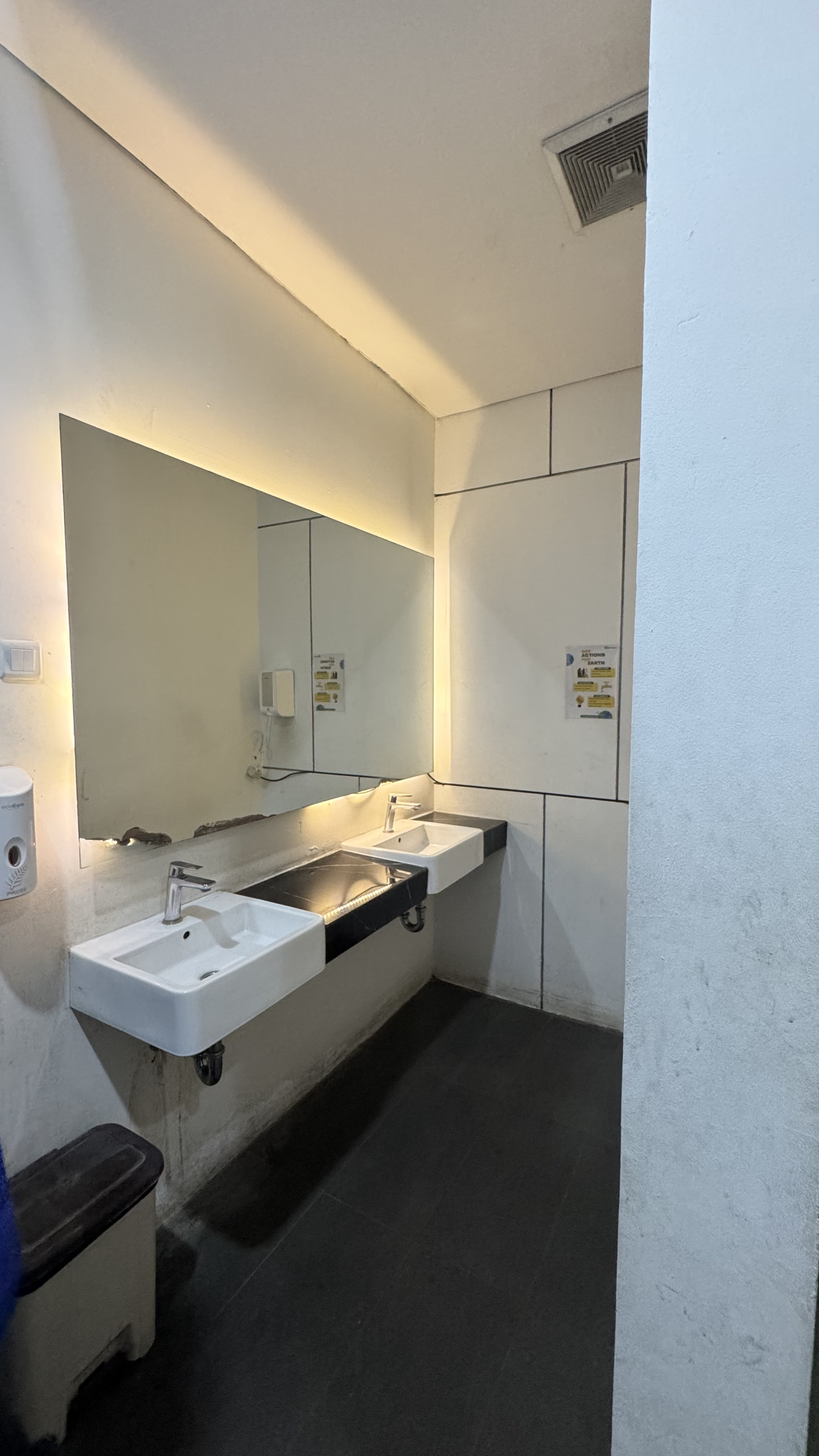 Foto Toilet MCM (2)