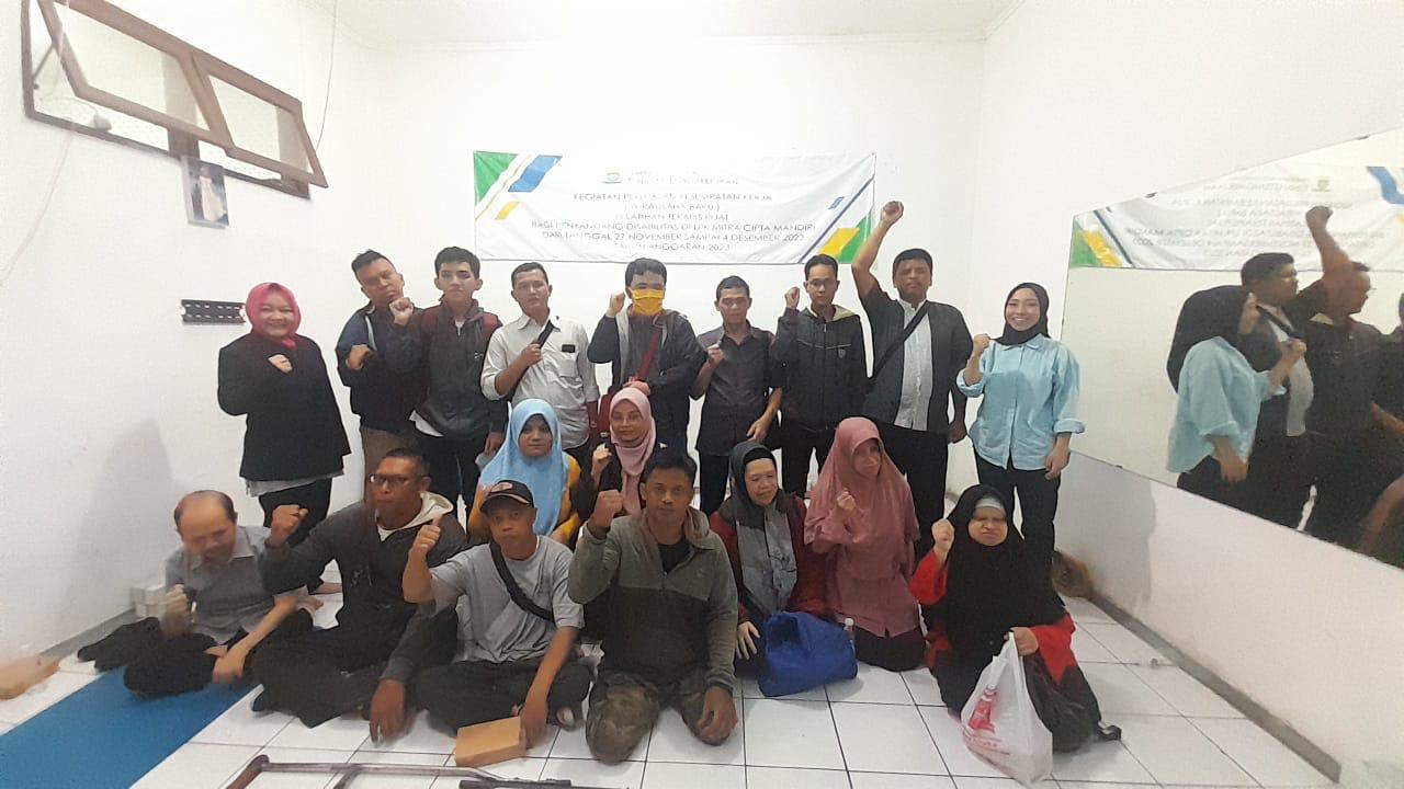 PELATIHAN TERAPIS PIJAT BAGI PENYANDANG DISABILITAS DI LPK MCM