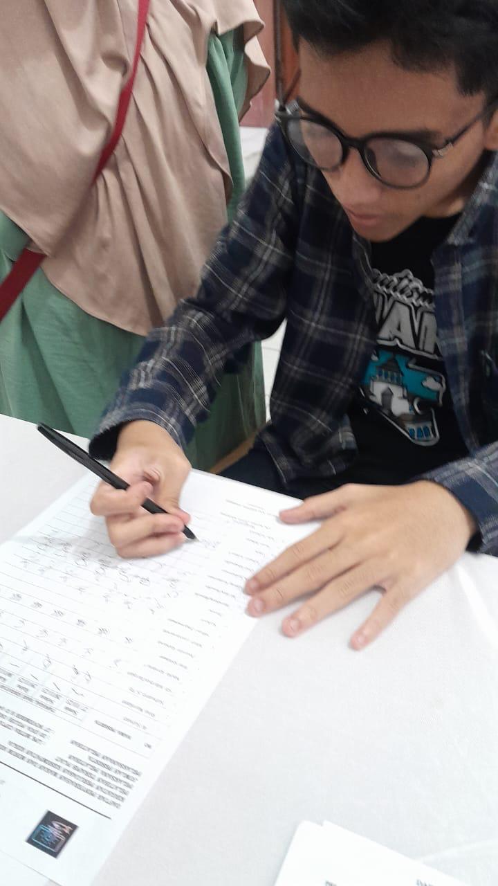 PELATIHAN TERAPIS PIJAT BAGI PENYANDANG DISABILITAS DI LPK MCM