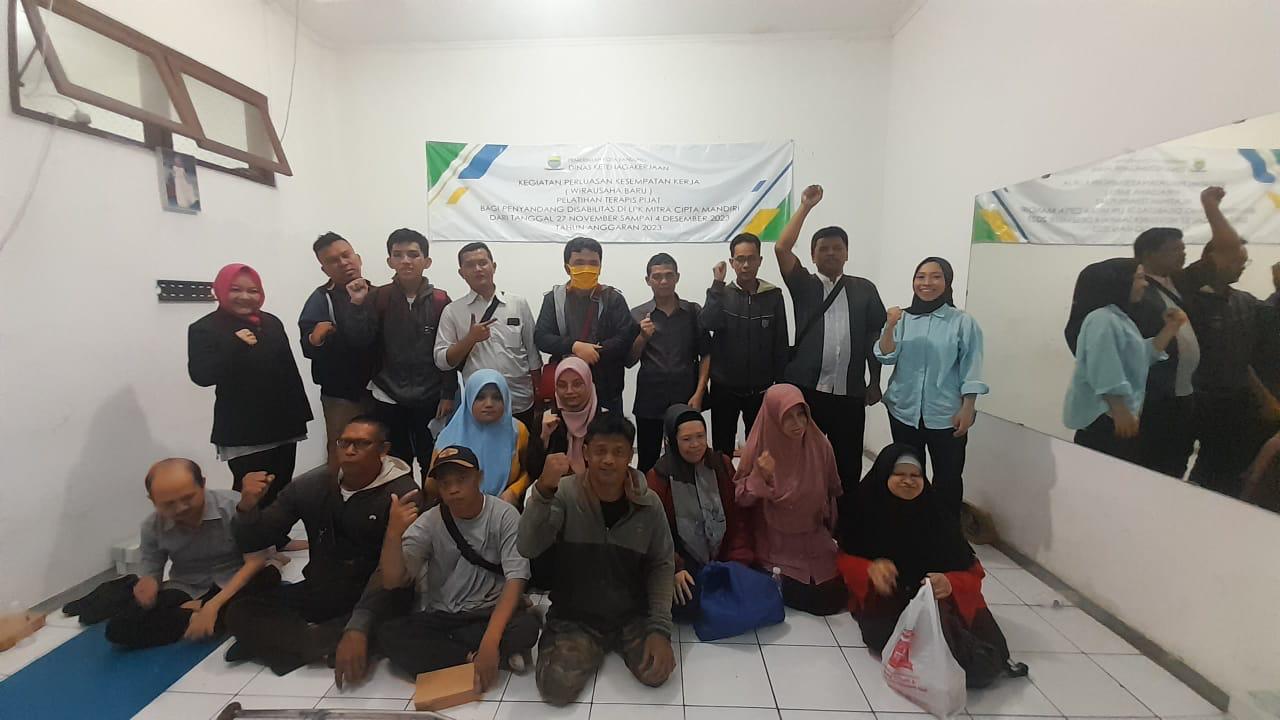 PELATIHAN TERAPIS PIJAT BAGI PENYANDANG DISABILITAS DI LPK MCM
