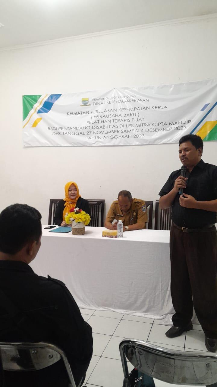 PELATIHAN TERAPIS PIJAT BAGI PENYANDANG DISABILITAS DI LPK MCM