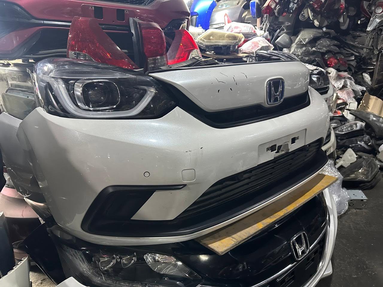 4th-generation Honda Fit (GR-series / e:HEV) Nosecut