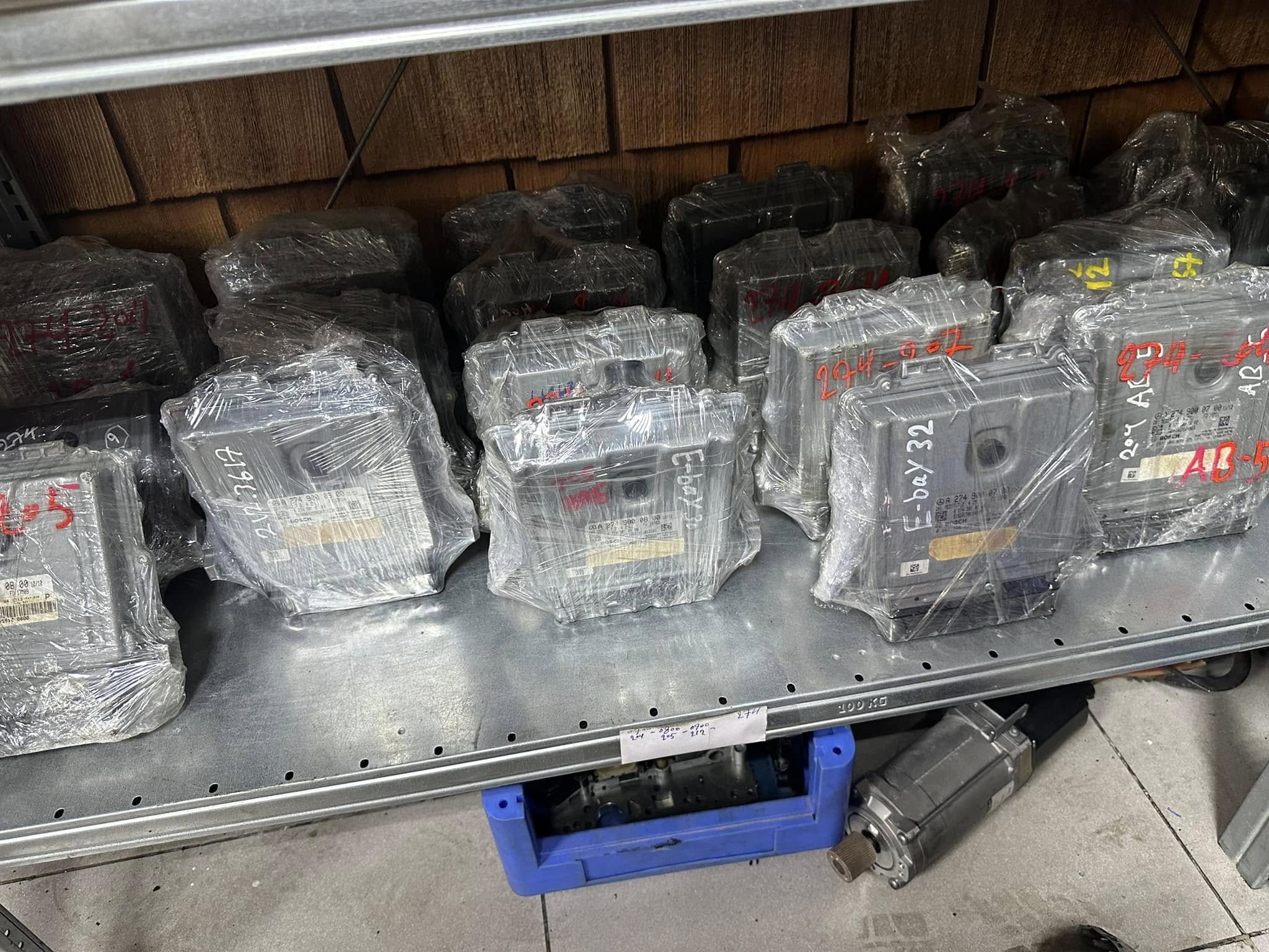  ECUs (Engine Control Units) 
