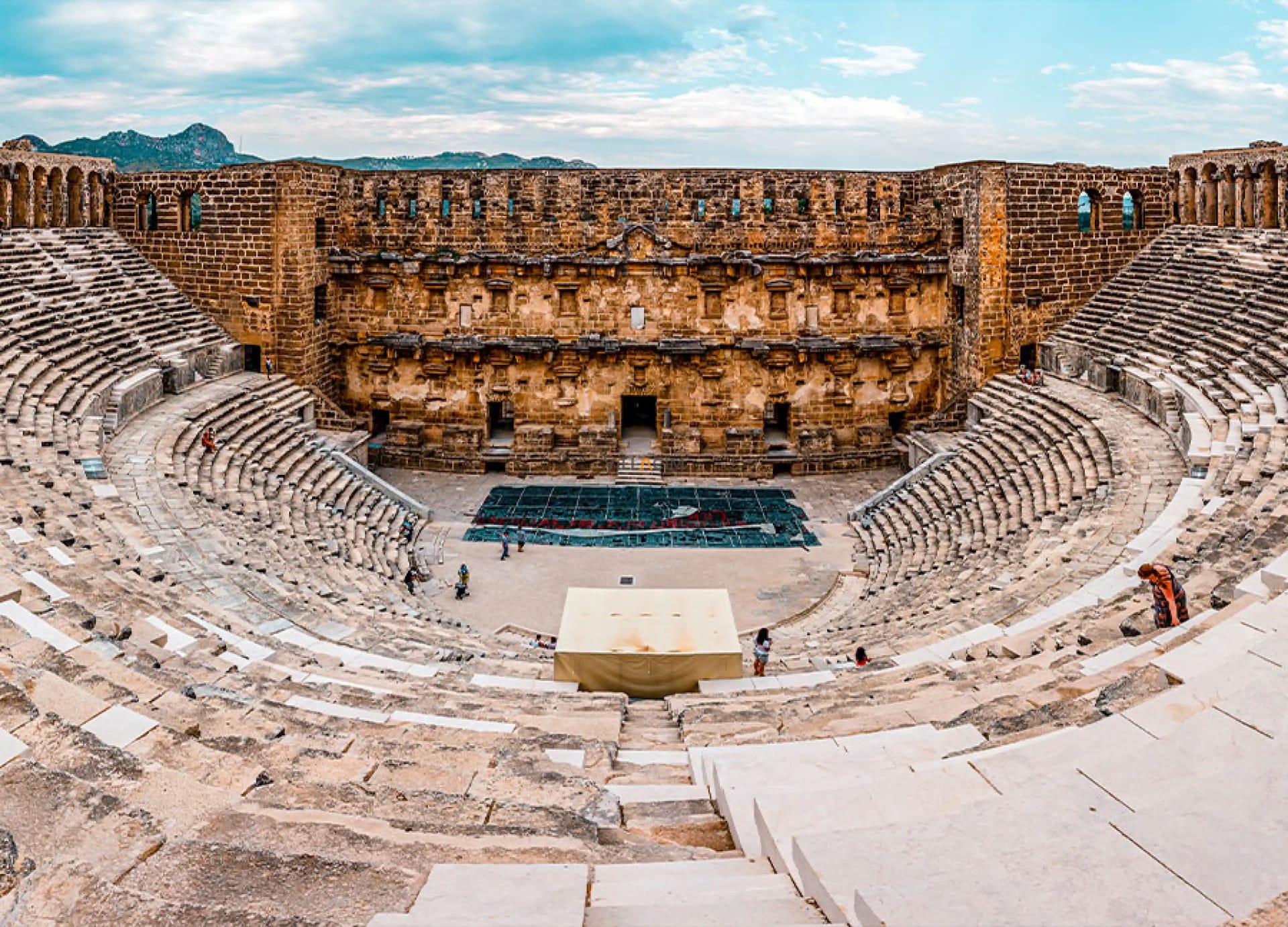 Aspendos Antik Tiyatrosu — Antalya tarihi yerler