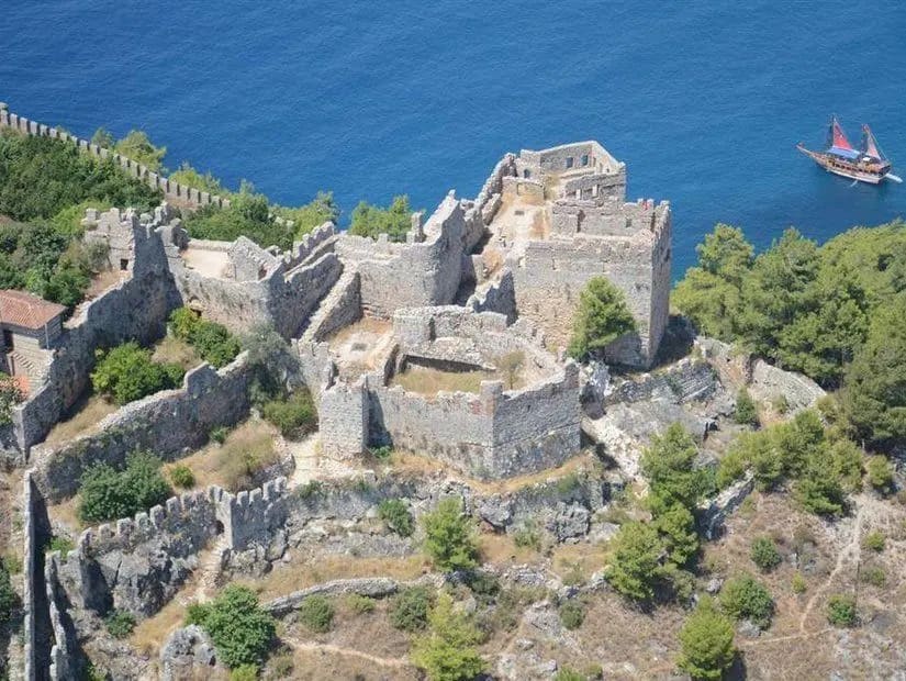 Alara Kalesi — Antalya tarihi yerler