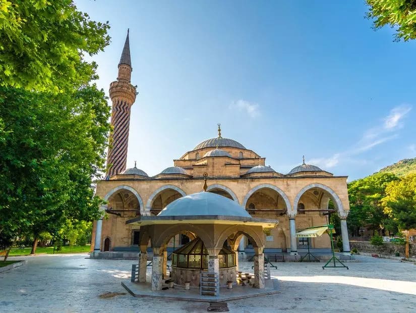 Gedik Ahmet Paşa İmaret Camii — Afyonkarahisar kültürel ve dini yapılar