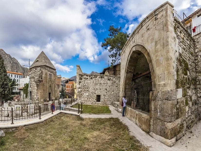 Kadılar Türbesi — Amasya kültürel ve dini yapılar