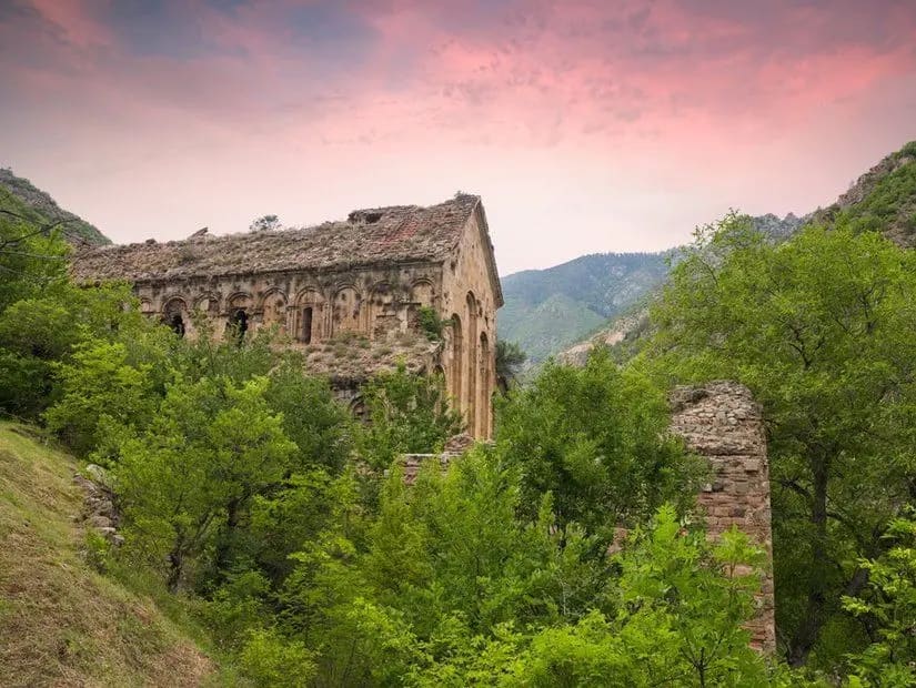 Dört Kilise Manastırı — Artvin kültürel ve dini yapılar