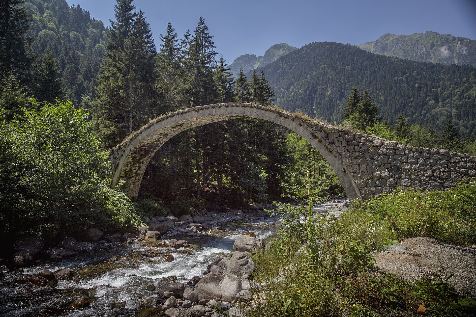 Çilanç Köprüsü — Rize tarihi yerler