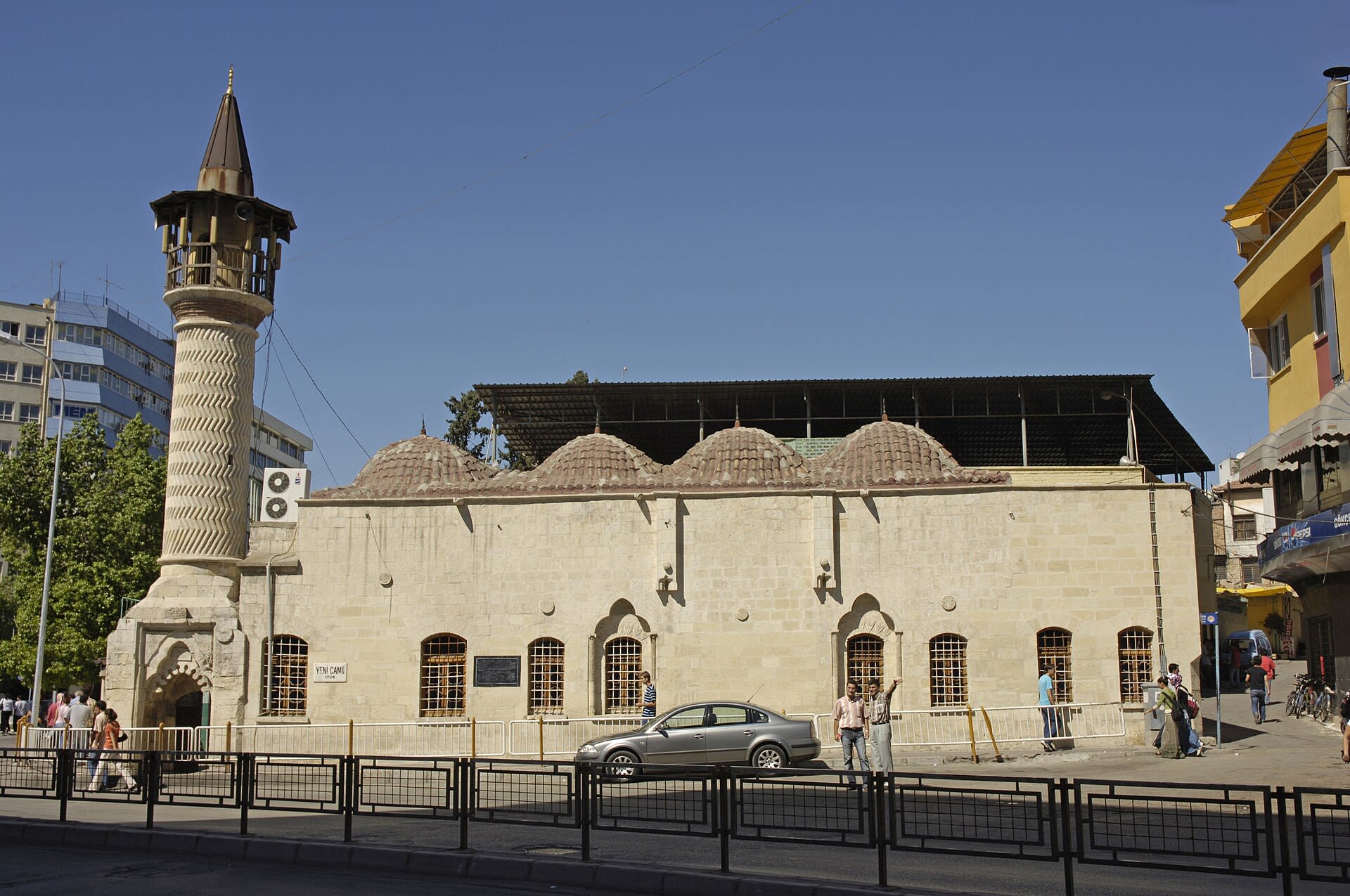 Adana Yeni Camii — Adana kültürel ve dini yapılar