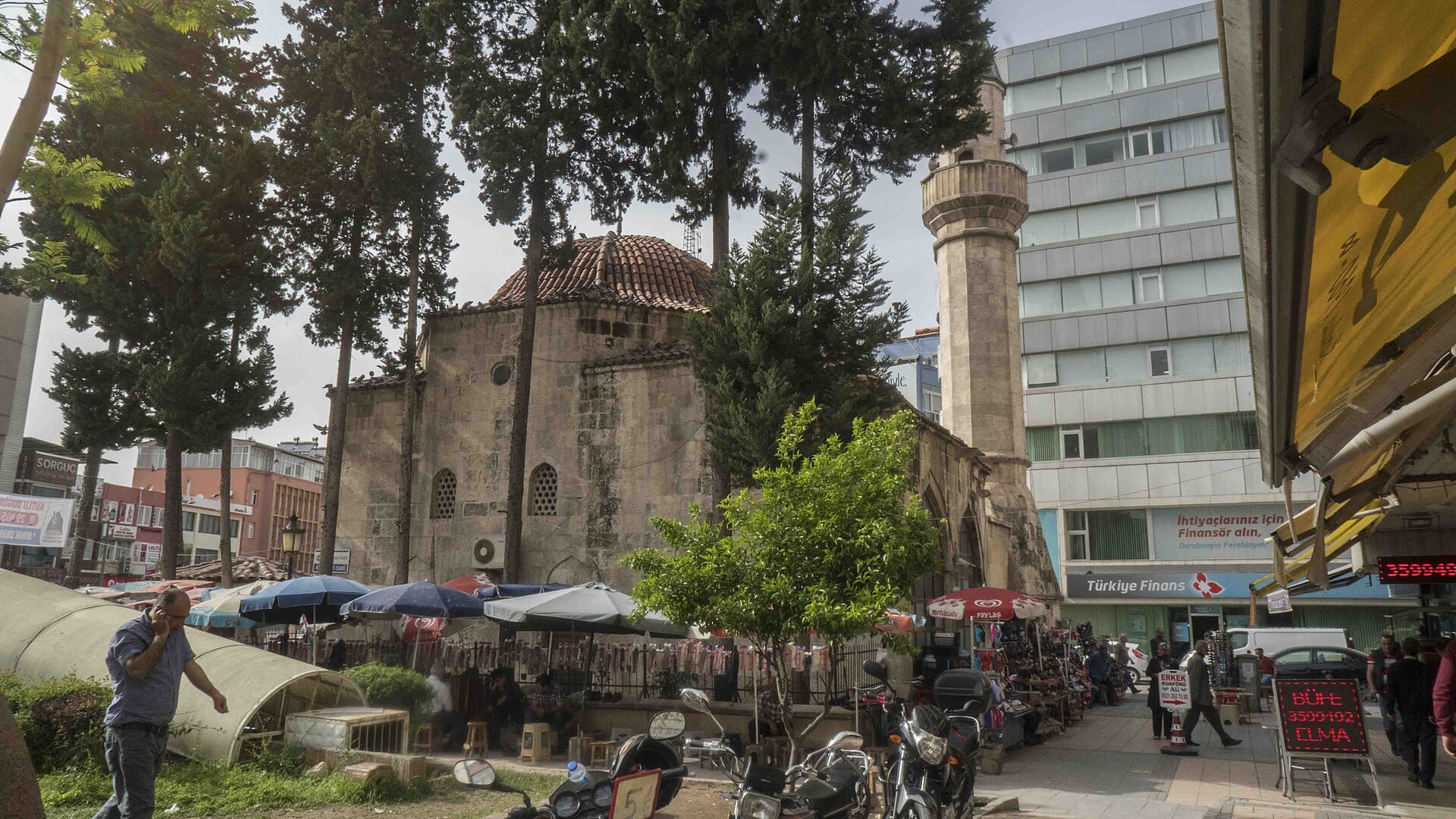 Kemeraltı Cami — Adana kültürel ve dini yapılar