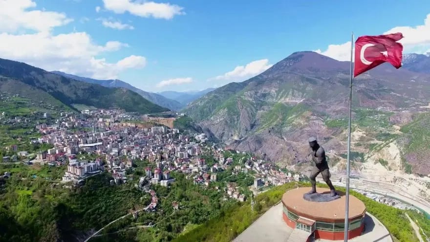Atatepe — Artvin yapılar