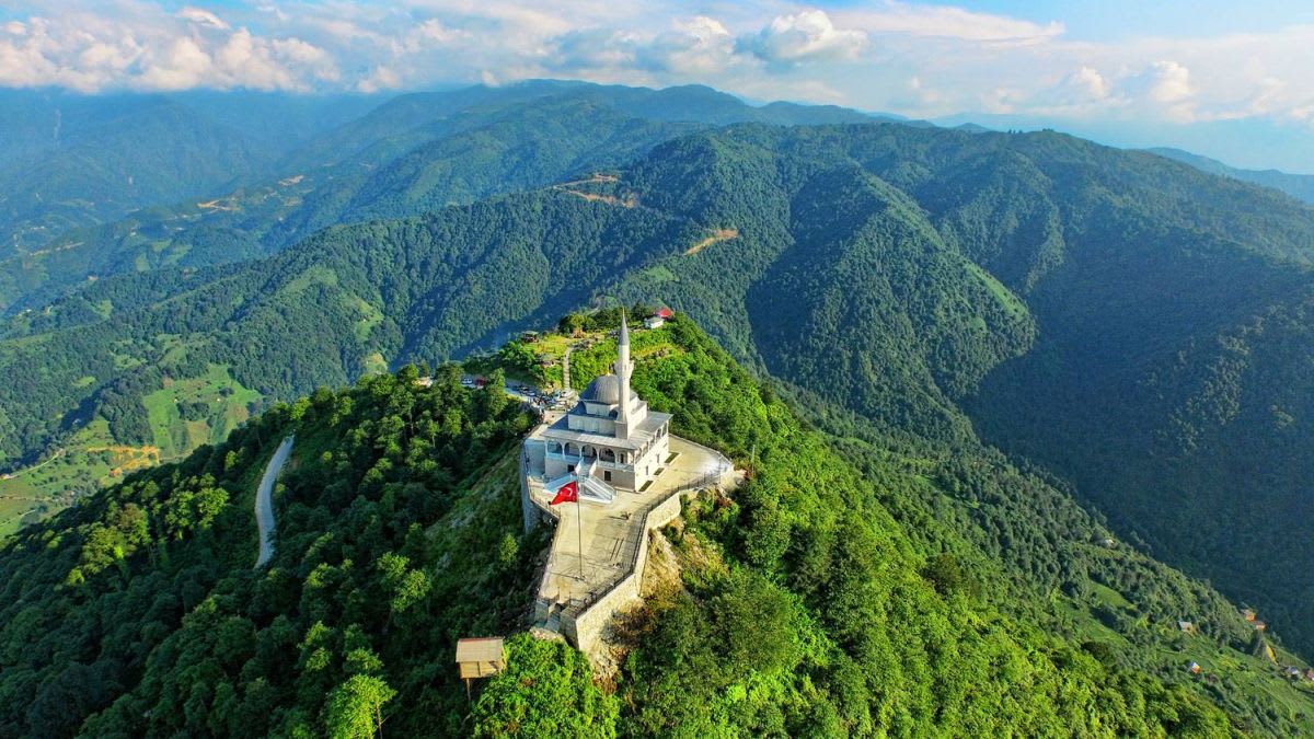 Kıbledağı Camii — Rize gezilecek yerler