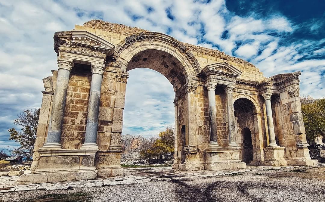 Anavarza Ören Yeri — Adana müze ve saraylar