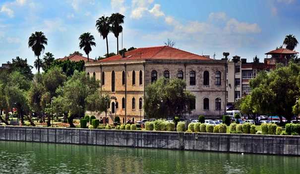 Altınkoza Sanat Galerisi ve Tarihi Eski Kız Lisesi — Adana müze ve saraylar
