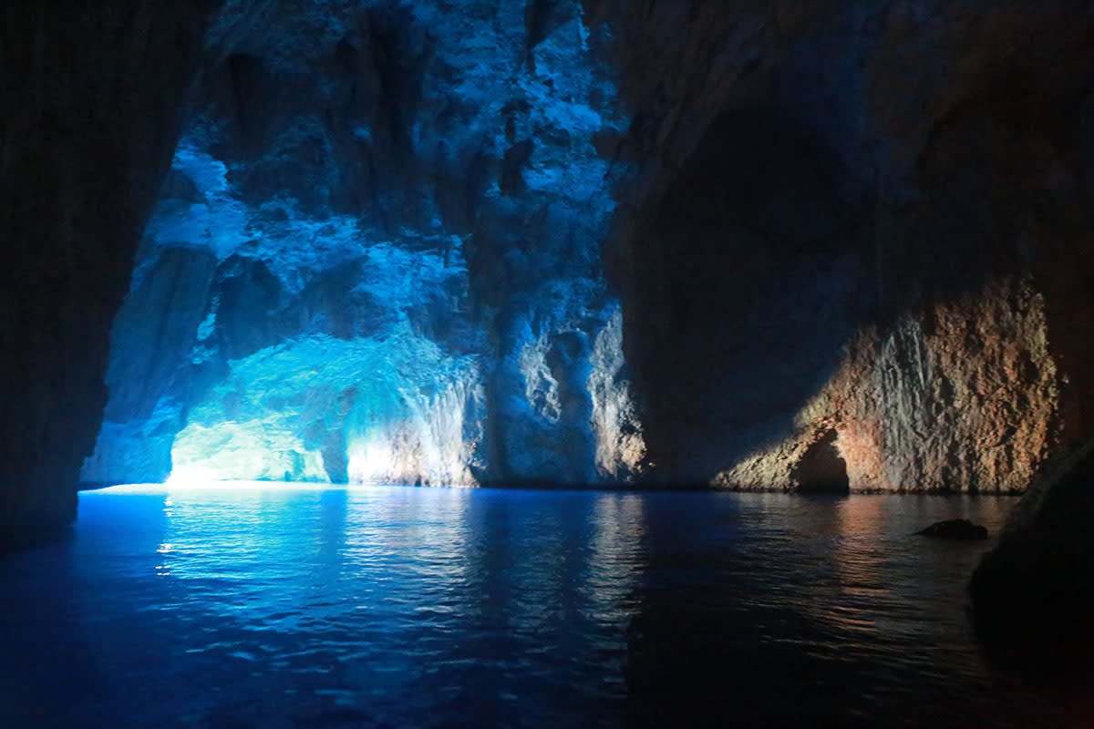 Mavi Mağara — Antalya plajlar