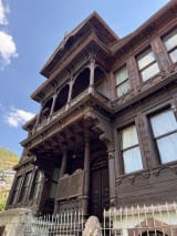 Armutçular Konağı