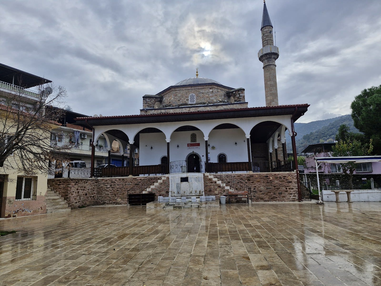 Merkez Cihanoğlu Camii — Aydın kültürel ve dini yapılar
