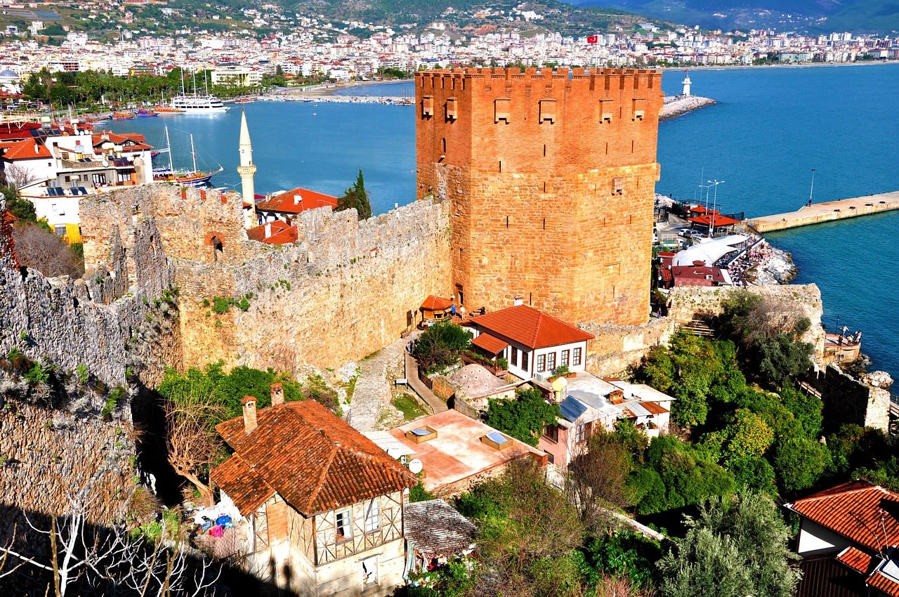 Kızılkule — Antalya tarihi yerler