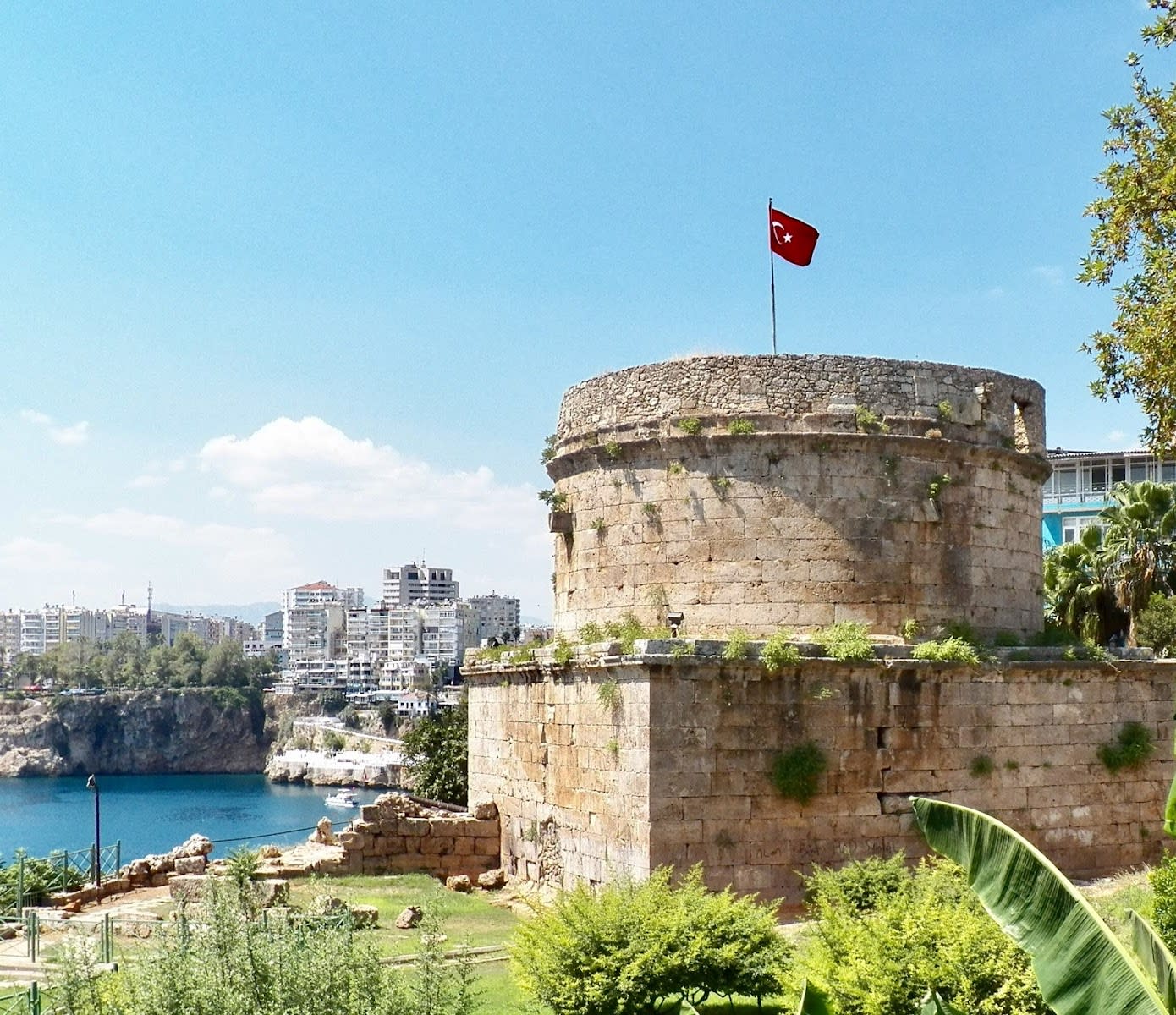 Hıdırlık Kulesi — Antalya tarihi yerler