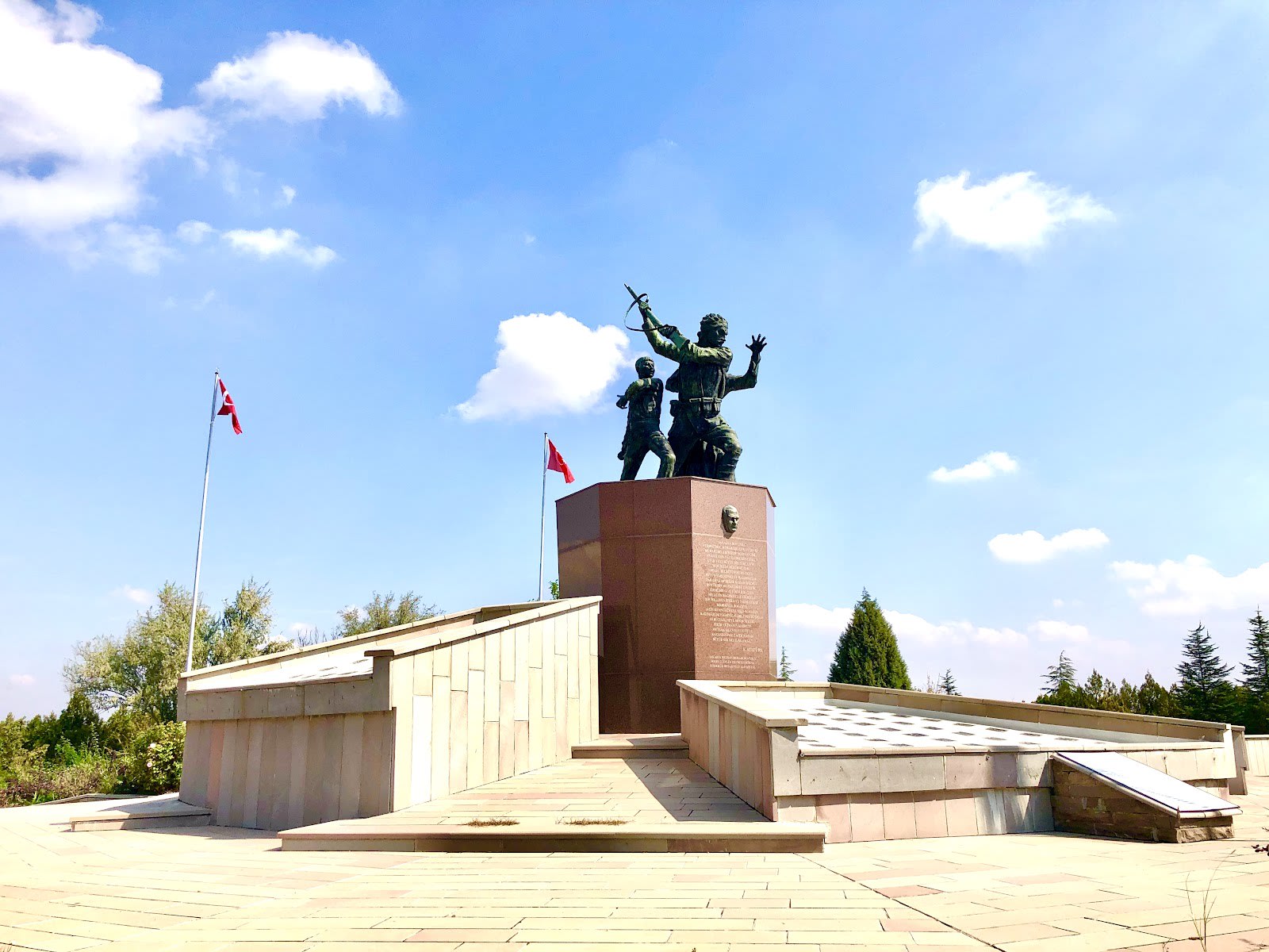 Sakarya Şehitleri Anıtı Ve Müzesi — Ankara müze ve saraylar