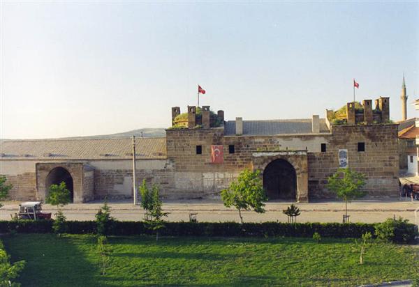 Döğer Kervansarayı — Afyonkarahisar müze ve saraylar