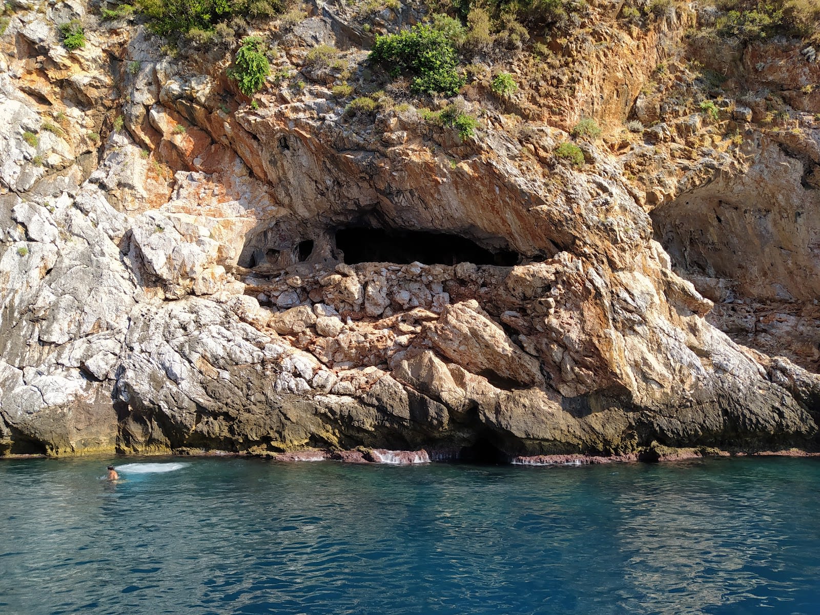 Aşıklar Mağarası — Antalya plajlar