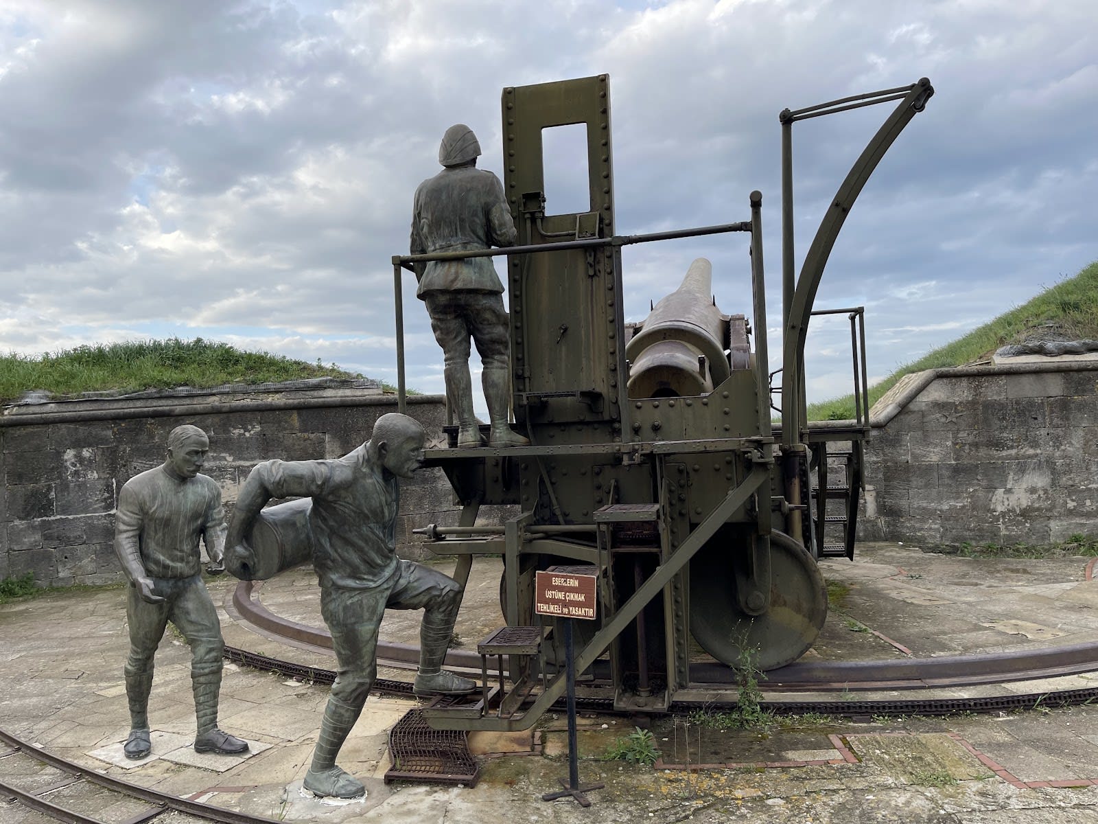 Seyit Onbaşı Anıtı — Çanakkale yapılar