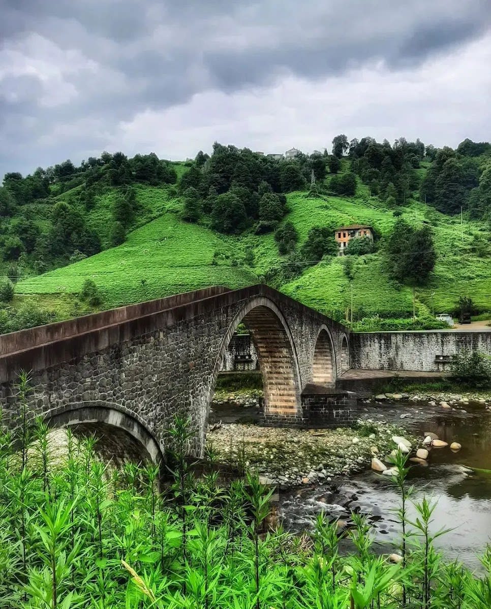 Dört Gözlü Köprü — Rize tarihi yerler