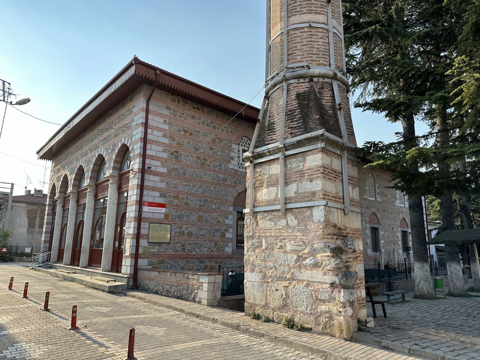 Eşrefoğlu Rumi Camii ve Türbesi — Bursa gezilecek yerler