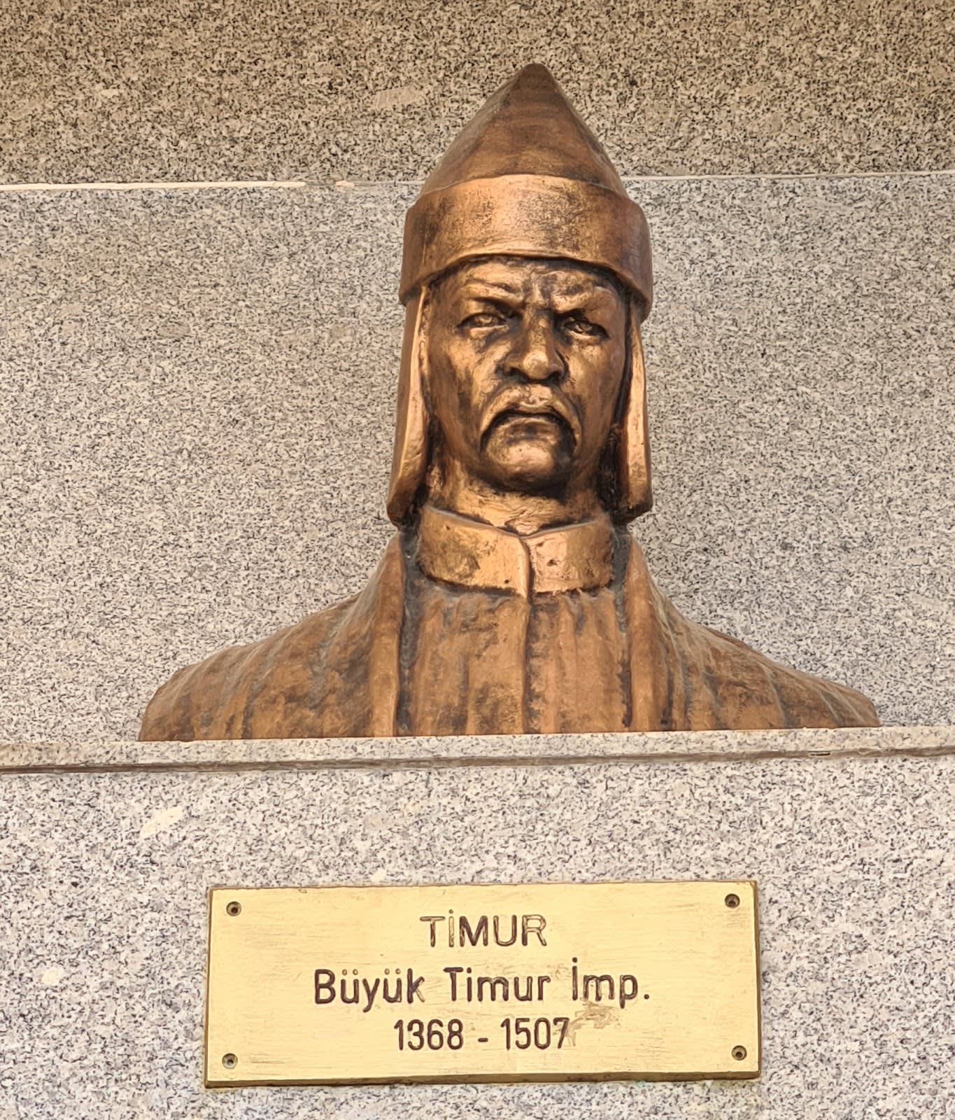Türk Büyükleri Abidesi — Bilecik gezilecek yerler