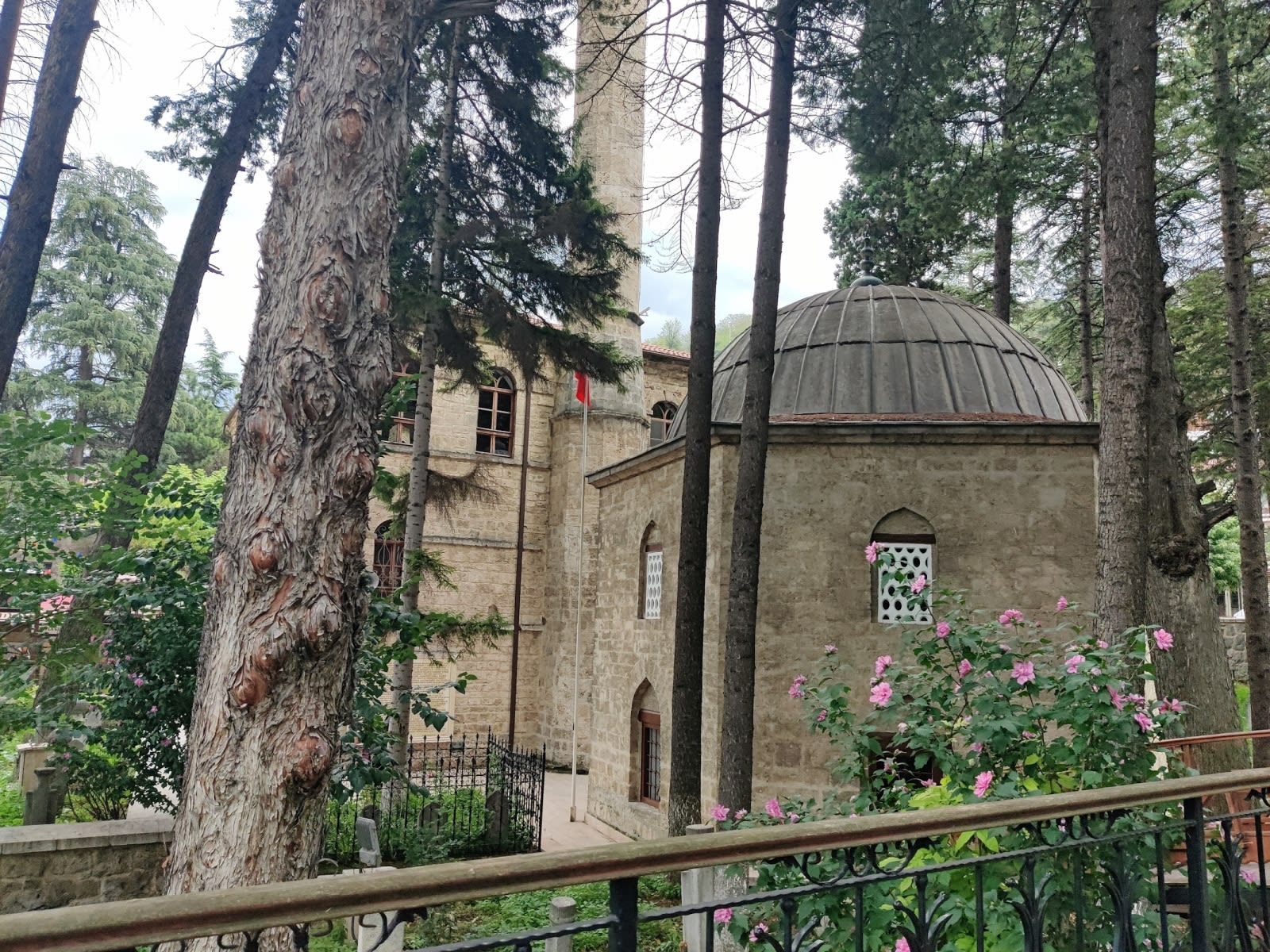 Akşemseddin Hazretleri Türbesi — Bolu gezilecek yerler