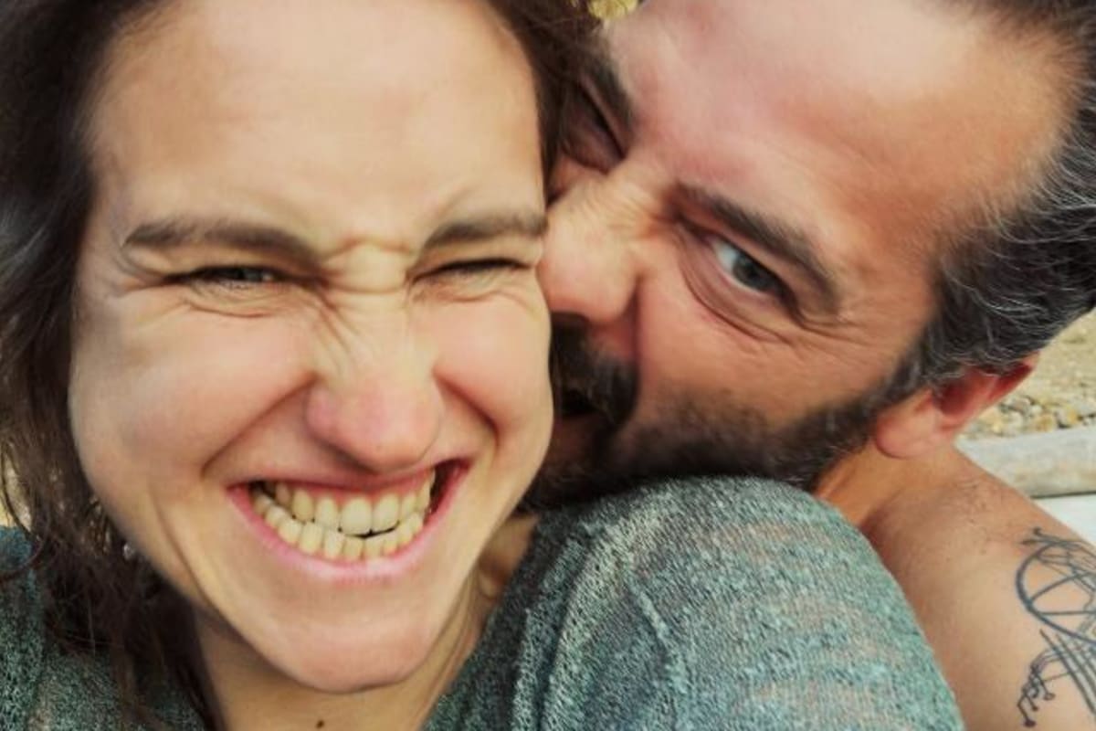 Een boos moment op Ibiza — Koen en Griet Alice tijdens een meningsverschil op vakantie.