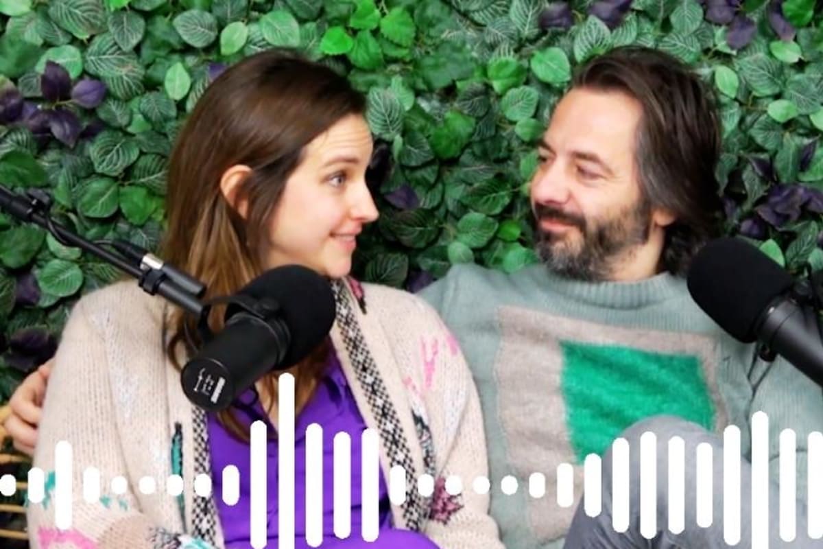 Podcast gif - 800x600