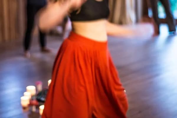 Dans, beweging en het lichaam als instrument tijdens een tantra weekend