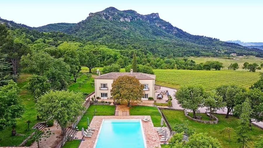 hotel-seminaire-insolite-marseille-chateau-escarelle