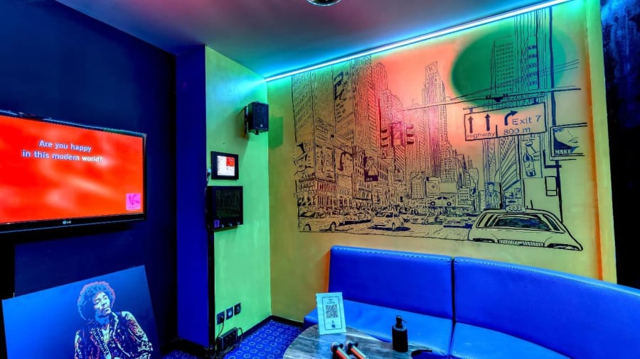 karaoke box