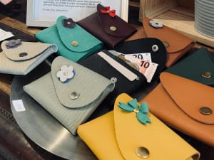 Atelier fabrication d'un porte-monnaie en cuir à Saran (45)