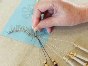 Atelier d'initation à la dentelle aux fuseaux à Villandry (37)