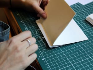 Atelier de reliure carnet souple à Paris 19ème