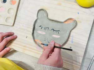 Atelier parent/enfant modelage "assiette rigolote" à Aix