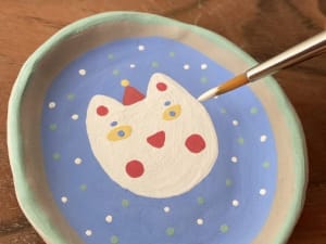 Atelier peinture sur assiettes en céramique à Marseille 1er